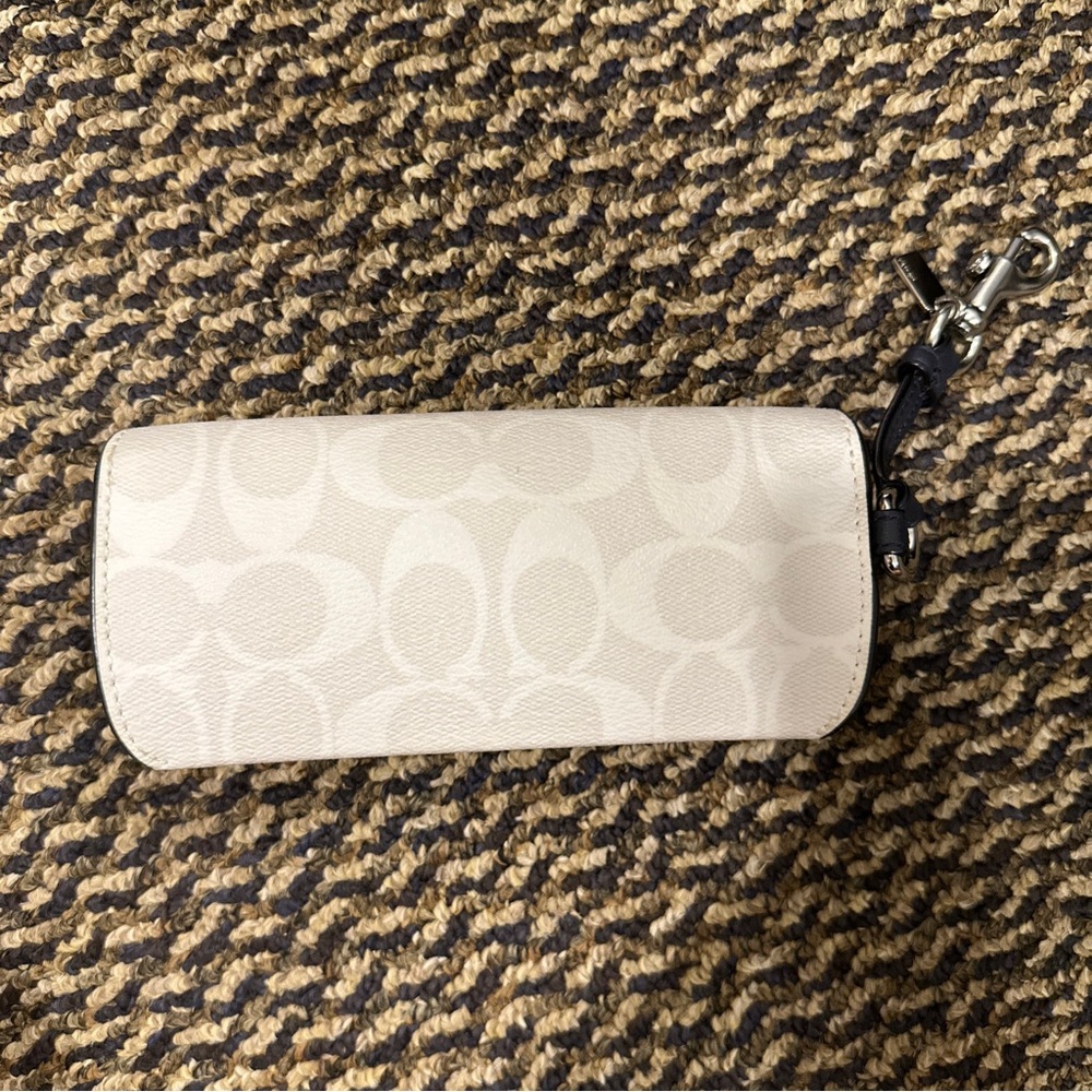 Authentic Coach eyeglass/sunglasses case Signature Chalk turn lock